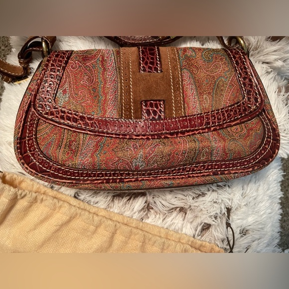 🍂🍂ETRO Beautiful shoulder bag! Like new with dust bag🍂🍂 - Picture 9 of 14